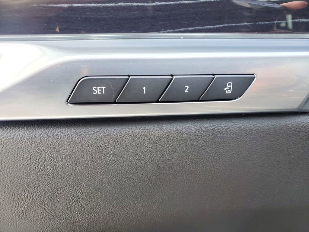 Certified 2025 Cadillac Escalade Sport image 16