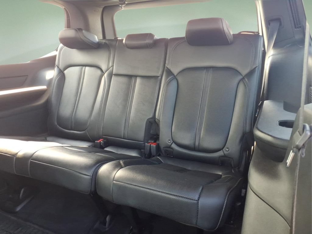 Used 2024 Jeep Wagoneer Series III AWD/4WD image 7