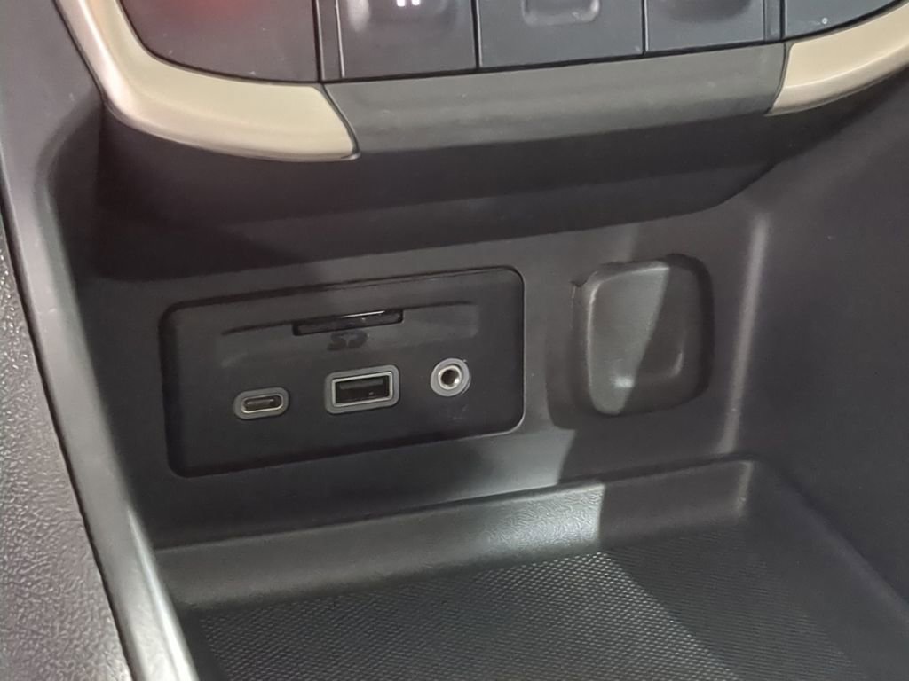 Used 2023 GMC Terrain Denali w/ Denali Premium Package image 32