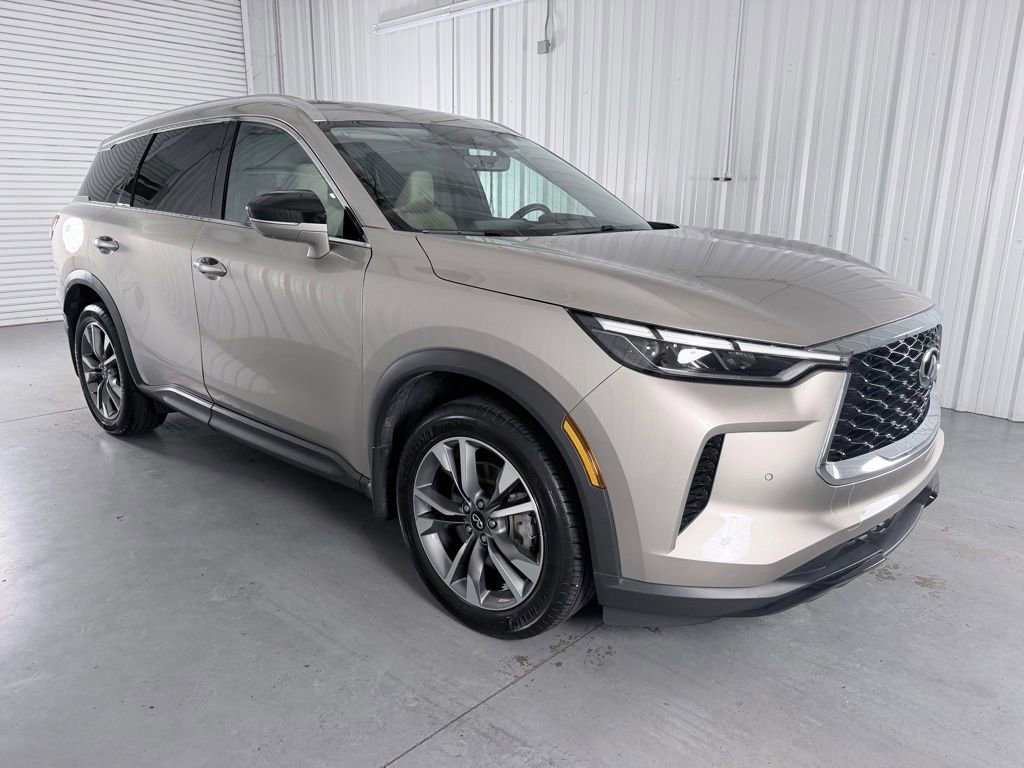 Certified 2023 INFINITI QX60 Luxe w/ Cargo Package FWD image 3