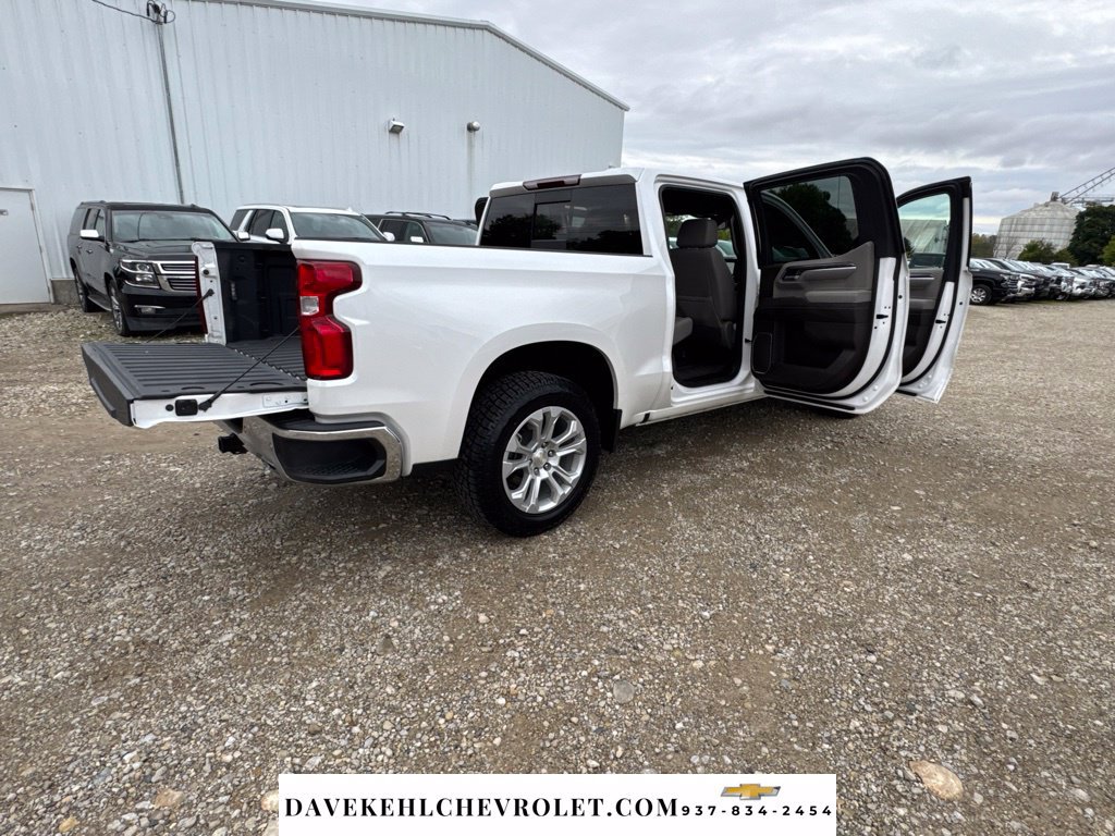 Used 2022 Chevrolet Silverado 1500 LTZ w/ LTZ Premium Package AWD/4WD image 35