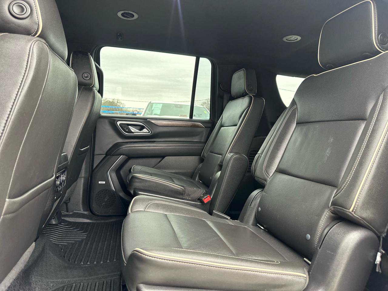 Used 2022 Chevrolet Suburban Premier AWD/4WD image 13