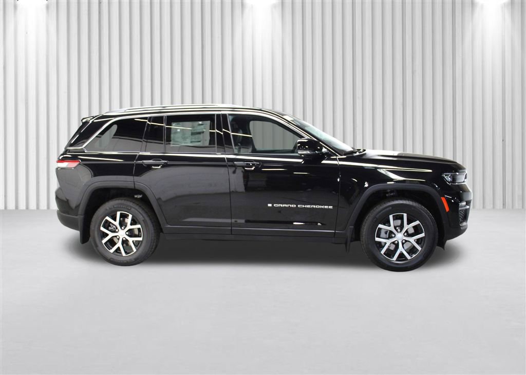 New 2025 Jeep Grand Cherokee Limited w/ Luxury Tech Group II image 2