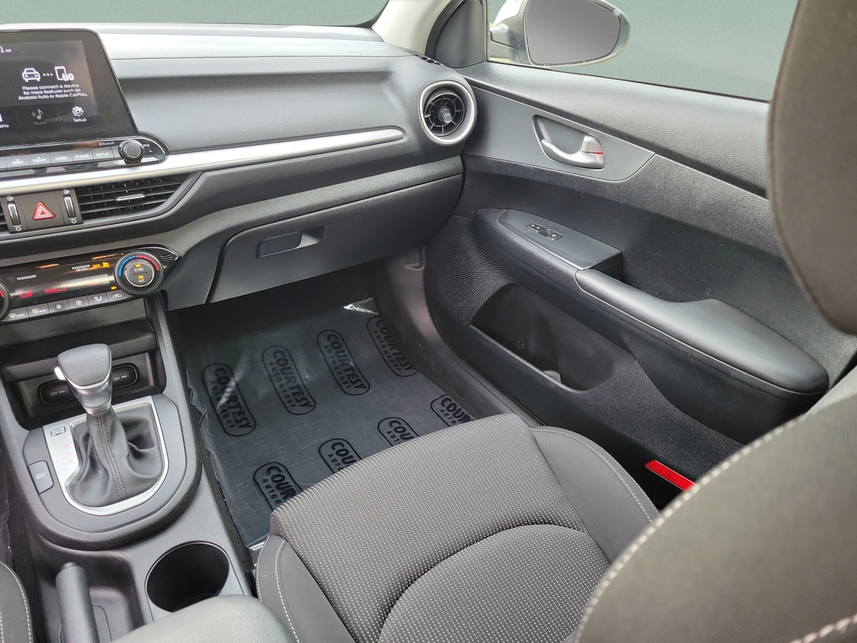 Used 2019 Kia Forte LXS FWD image 11