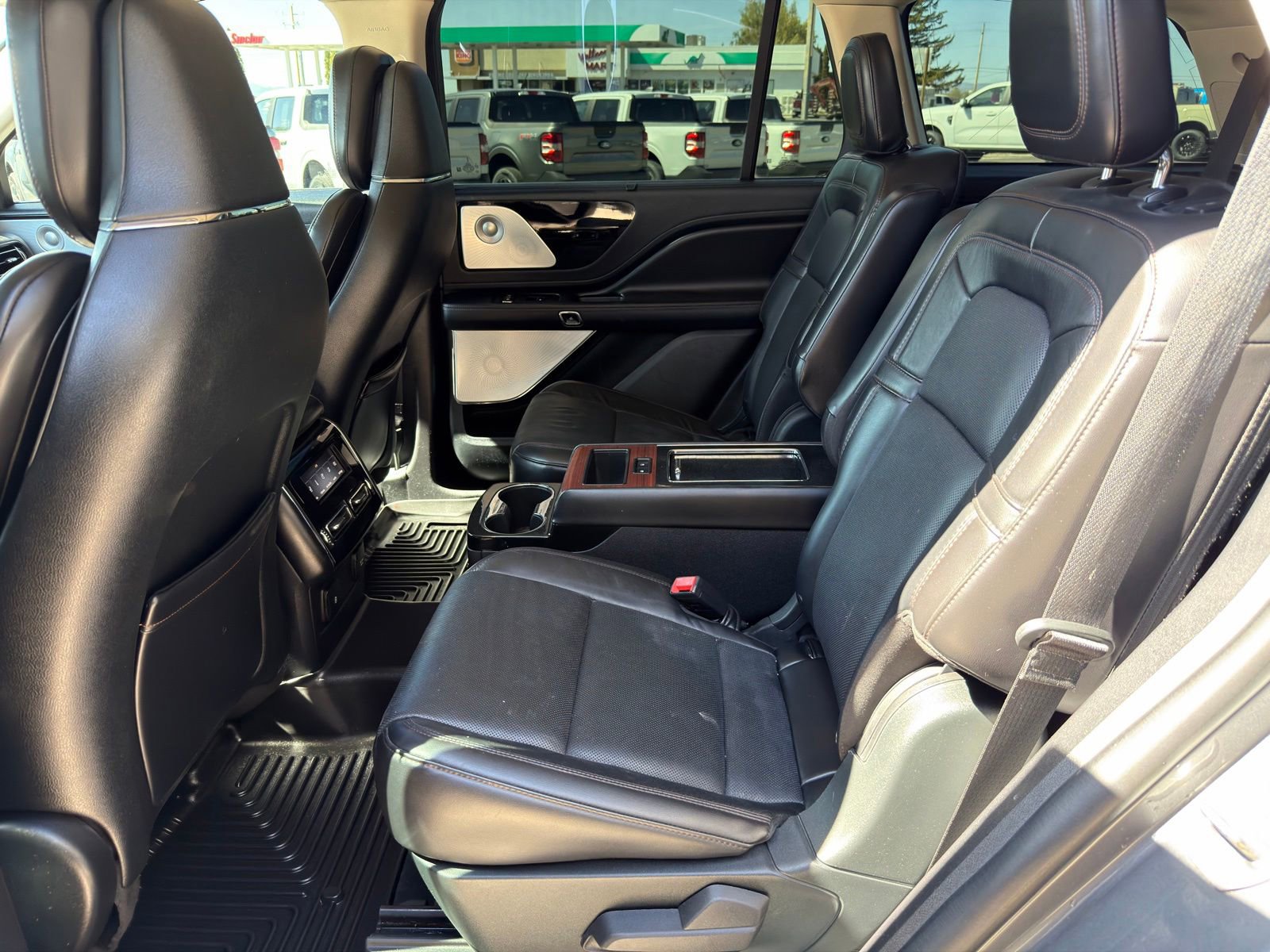 Used 2021 Lincoln Aviator Reserve w/ Equipment Group 210A AWD/4WD image 29