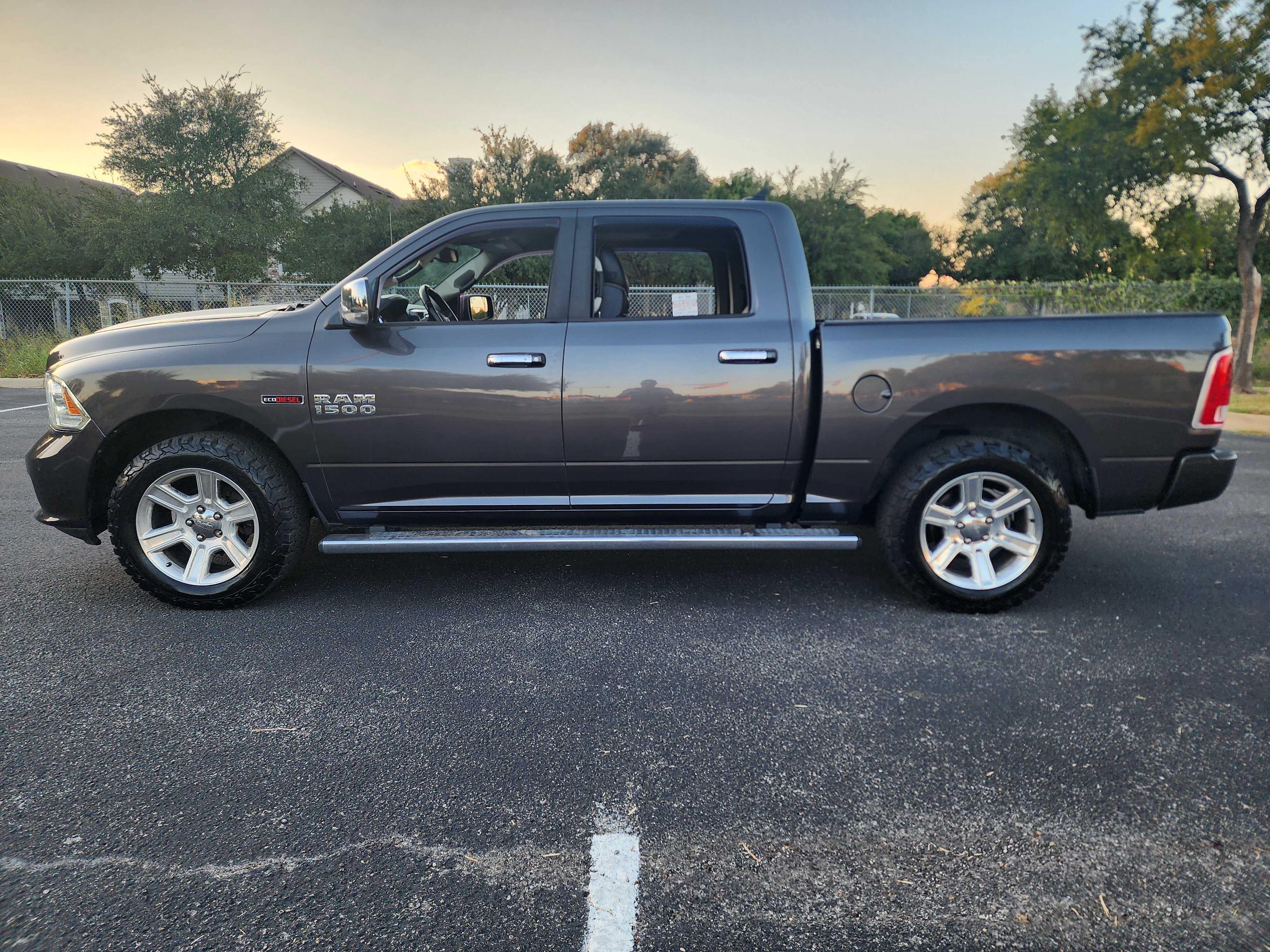 Used 2015 RAM 1500 Limited image 4