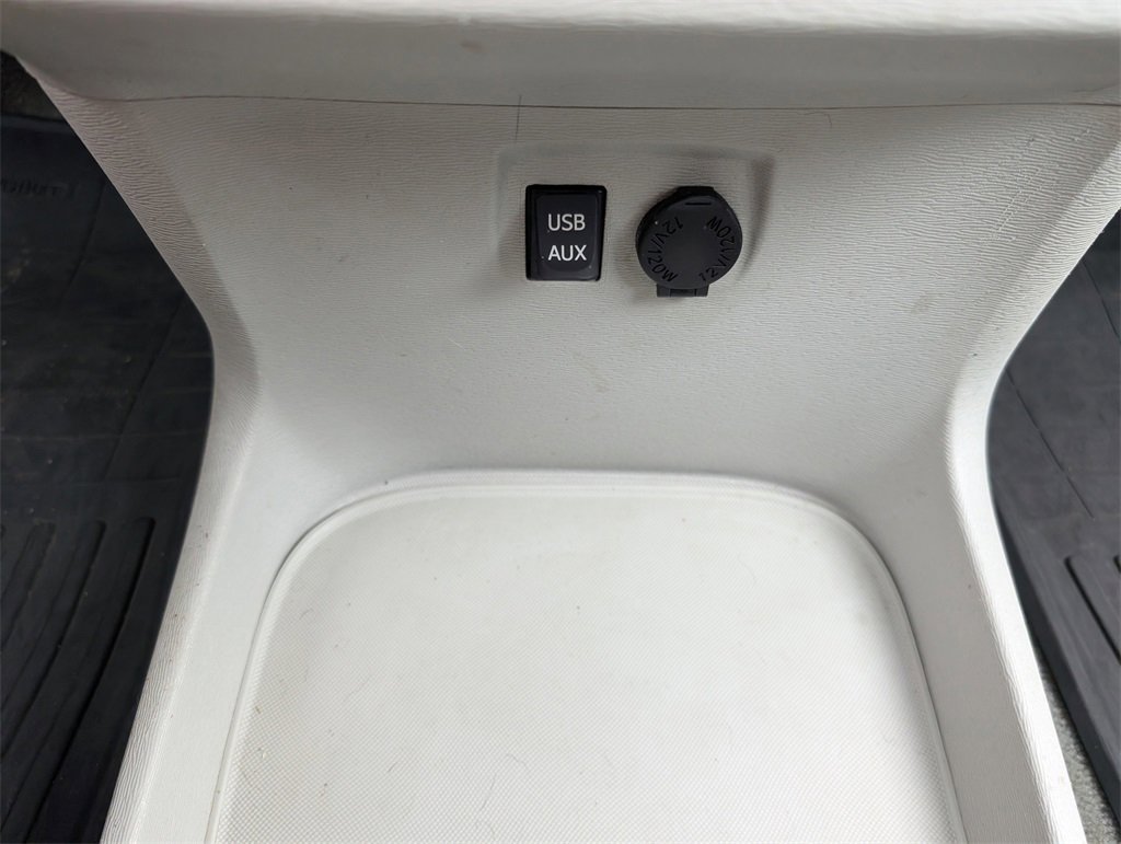 Used 2013 Toyota Sienna XLE image 17