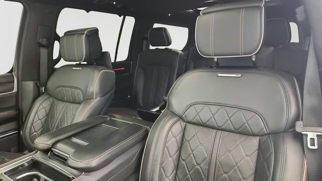 Used 2024 Jeep Grand Wagoneer Series III w/ Rear Seat Video Group 1 AWD/4WD image 10