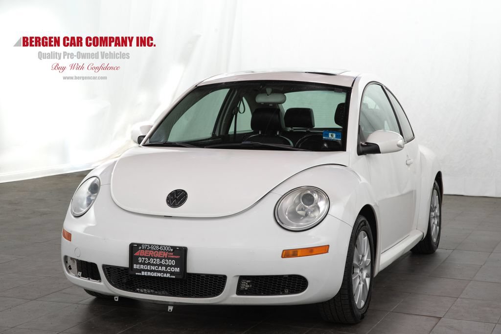 Used 2010 Volkswagen Beetle Coupe FWD image 3