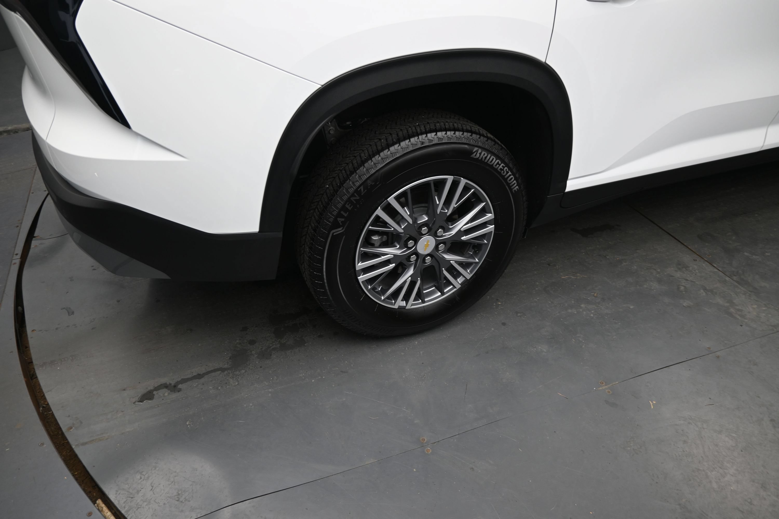 Certified 2026 Chevrolet Traverse LT w/ Driver Confidence Package FWD image 11