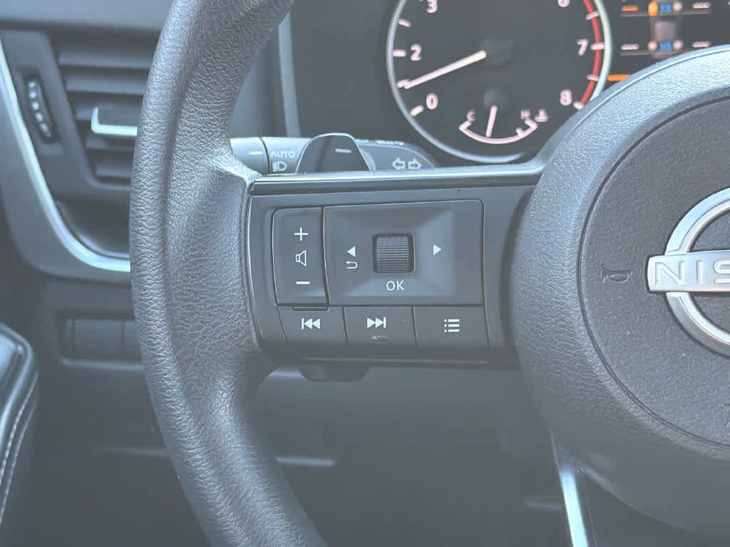 Used 2024 Nissan Rogue SV AWD/4WD image 28