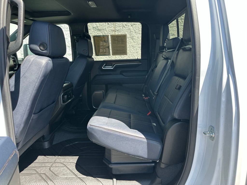 Used 2025 Chevrolet Silverado 2500 High Country w/ Technology Package AWD/4WD image 13