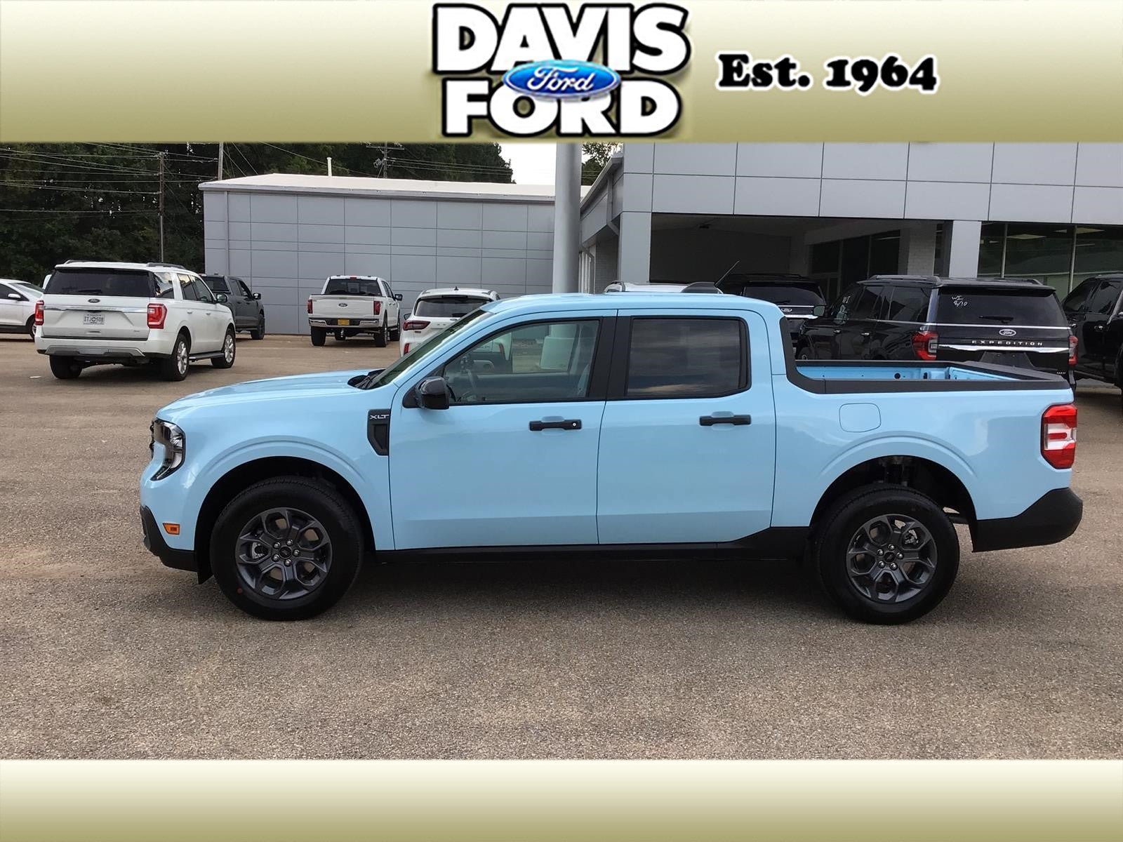New 2026 Ford Maverick XLT w/ XLT Luxury Package FWD image 4