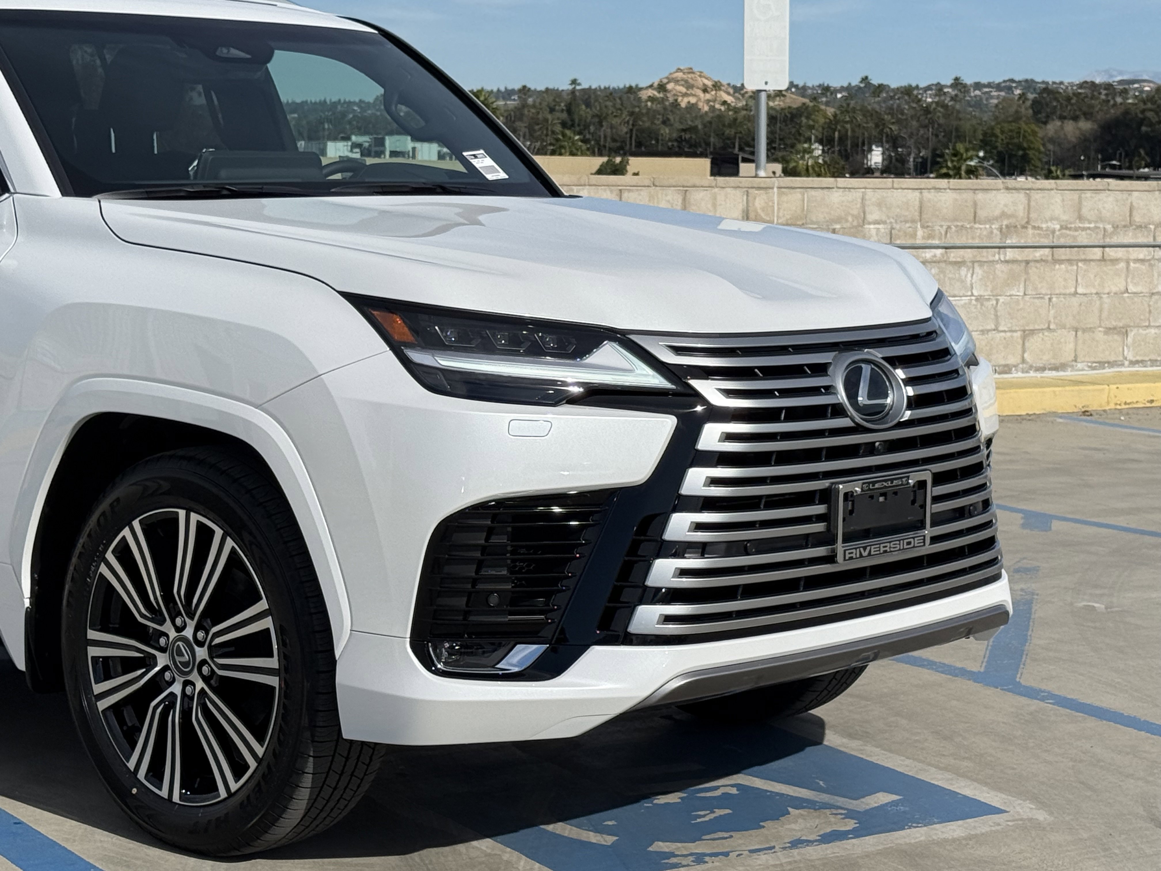 New 2026 Lexus LX 600 4WD w/ Luxury Package image 3
