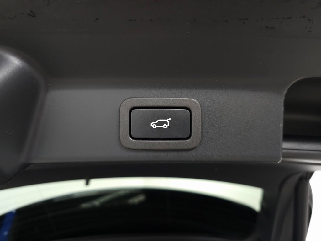 Used 2022 Jaguar F-PACE S image 7