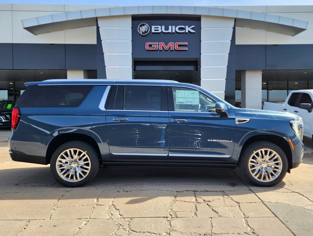 New 2026 GMC Yukon XL Denali w/ Sun & Power Step Package image 2