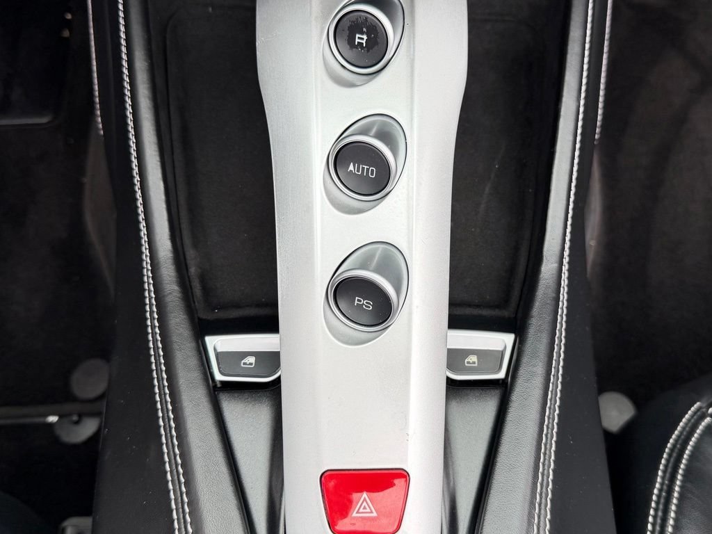 Used 2015 Ferrari California T RWD image 59
