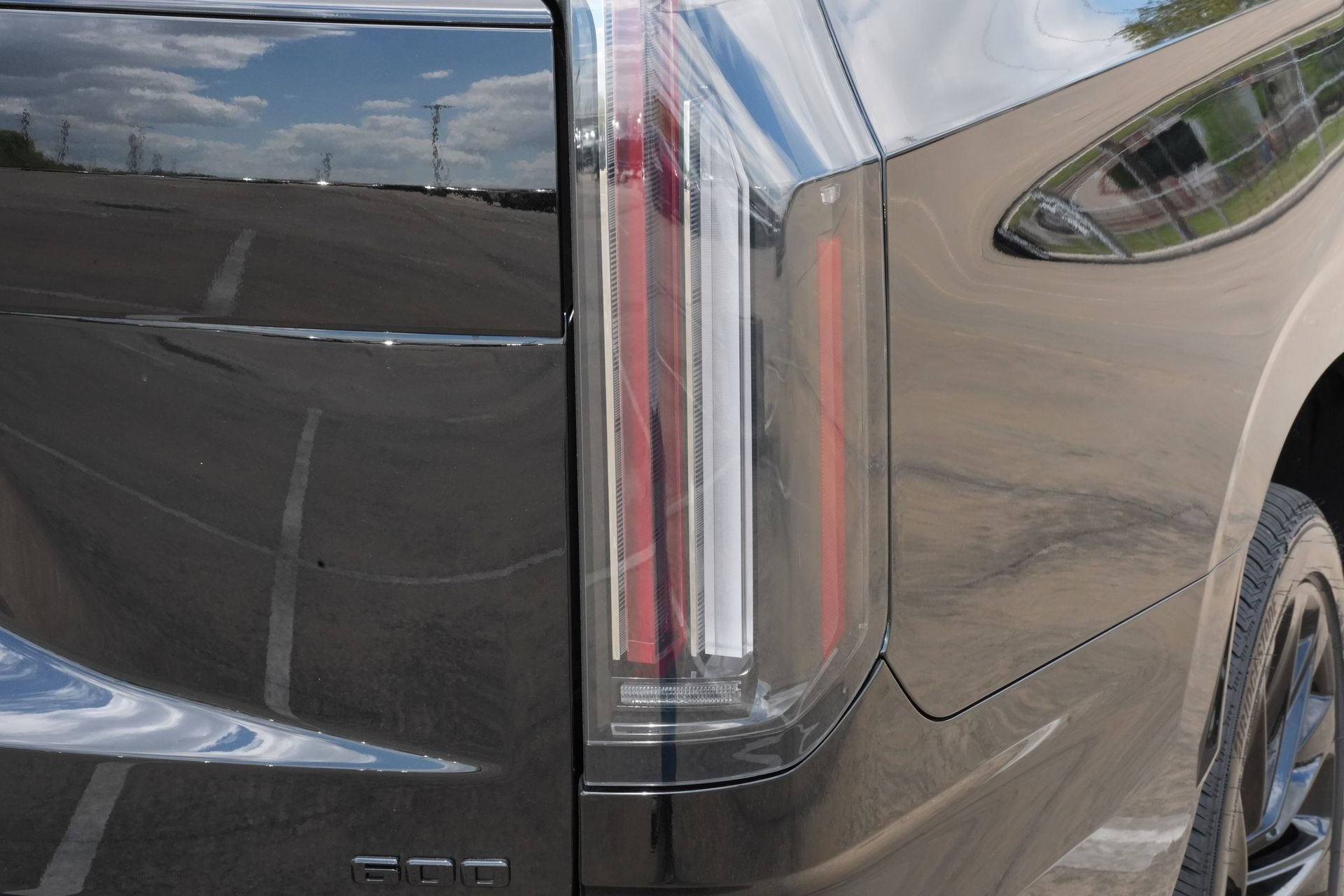 Certified 2026 Cadillac Escalade Platinum Sport w/ LPO, ONYX Package image 23