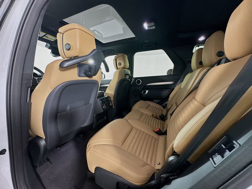 New 2025 Land Rover Discovery Dynamic SE AWD/4WD image 24