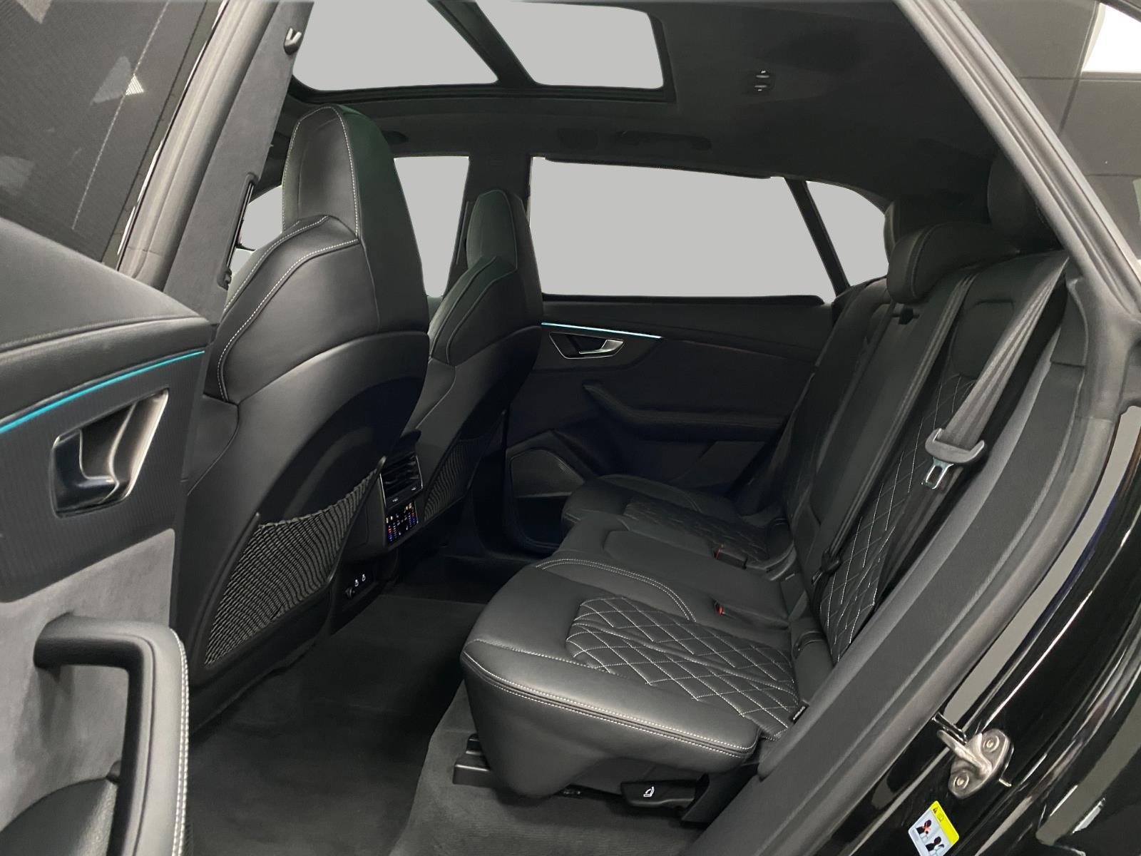 Used 2024 Audi SQ8 Prestige AWD/4WD image 29