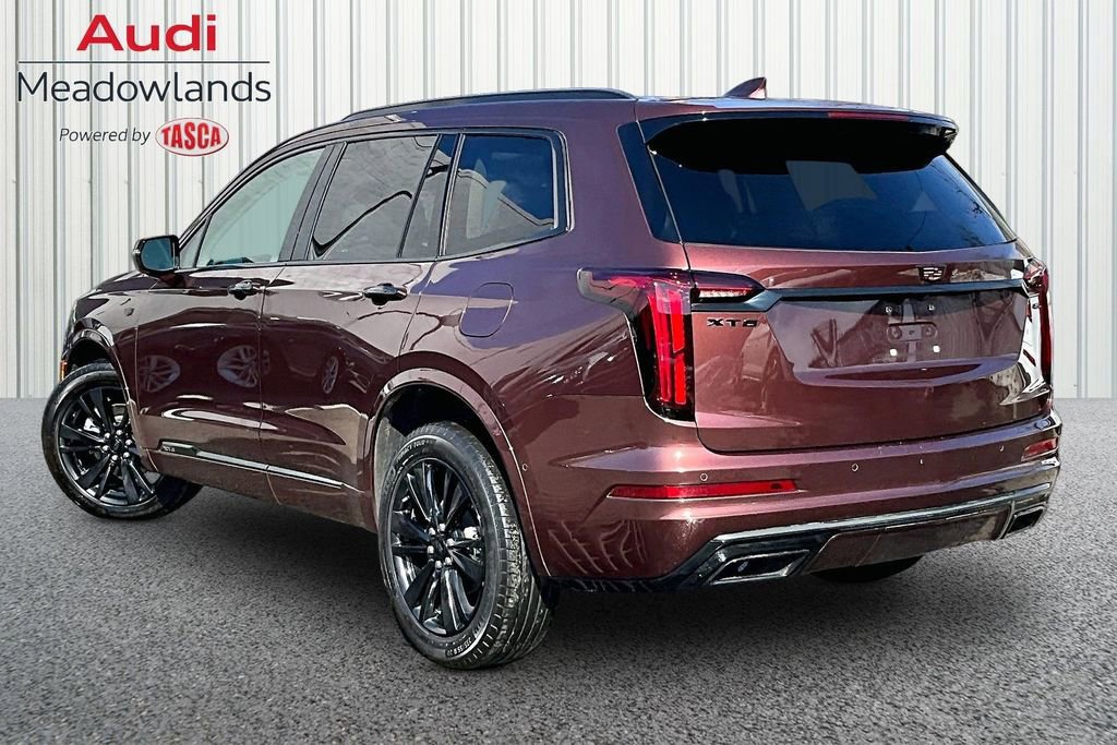 Used 2022 Cadillac XT6 Premium Luxury w/ Technology Package image 4