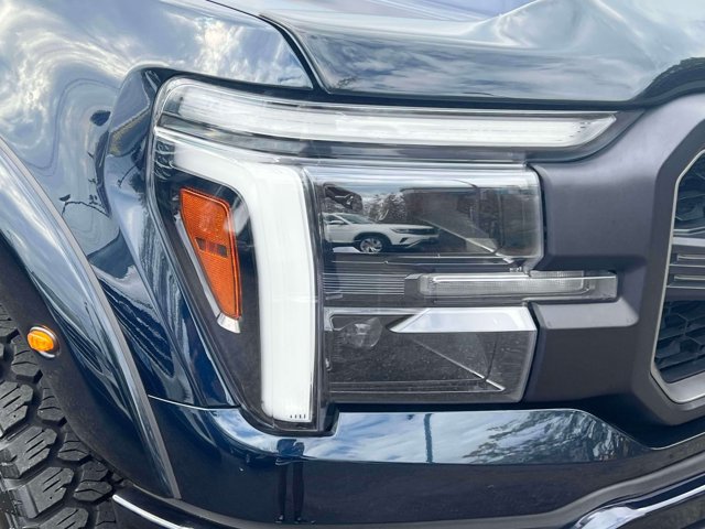 Used 2025 Ford F150 Lariat w/ Equipment Group 502A High AWD/4WD image 12
