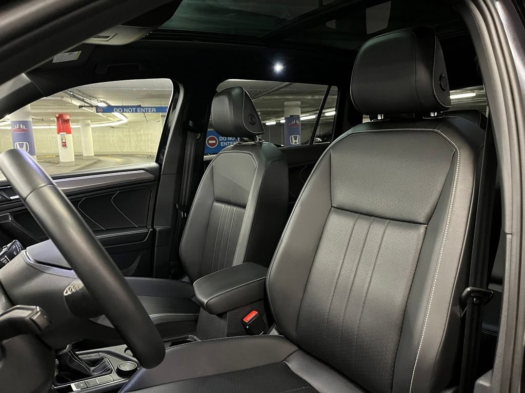 Certified 2023 Volkswagen Tiguan SE R-Line AWD/4WD image 20
