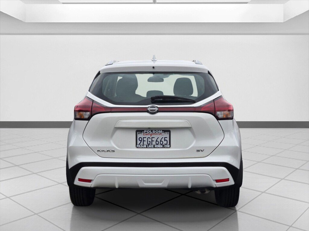 Used 2023 Nissan Kicks SV image 6