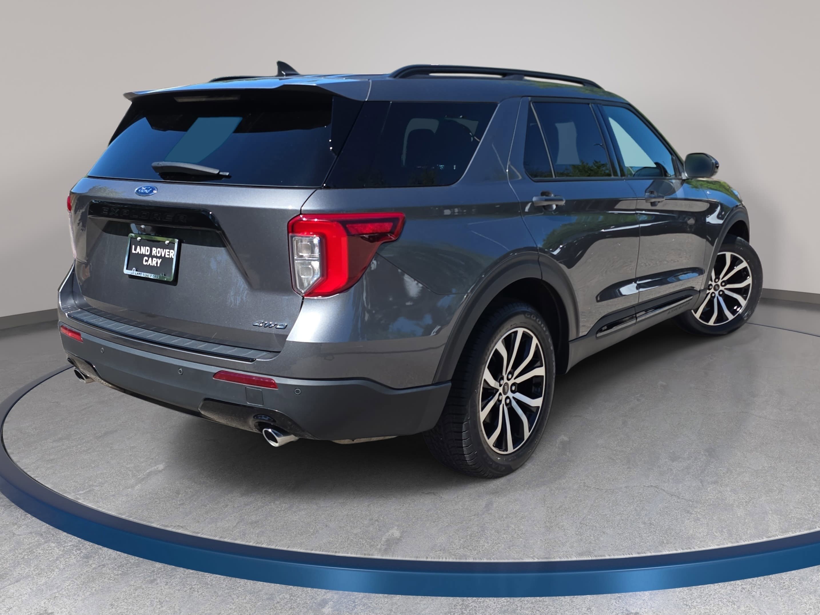 Used 2023 Ford Explorer ST-Line AWD/4WD image 5