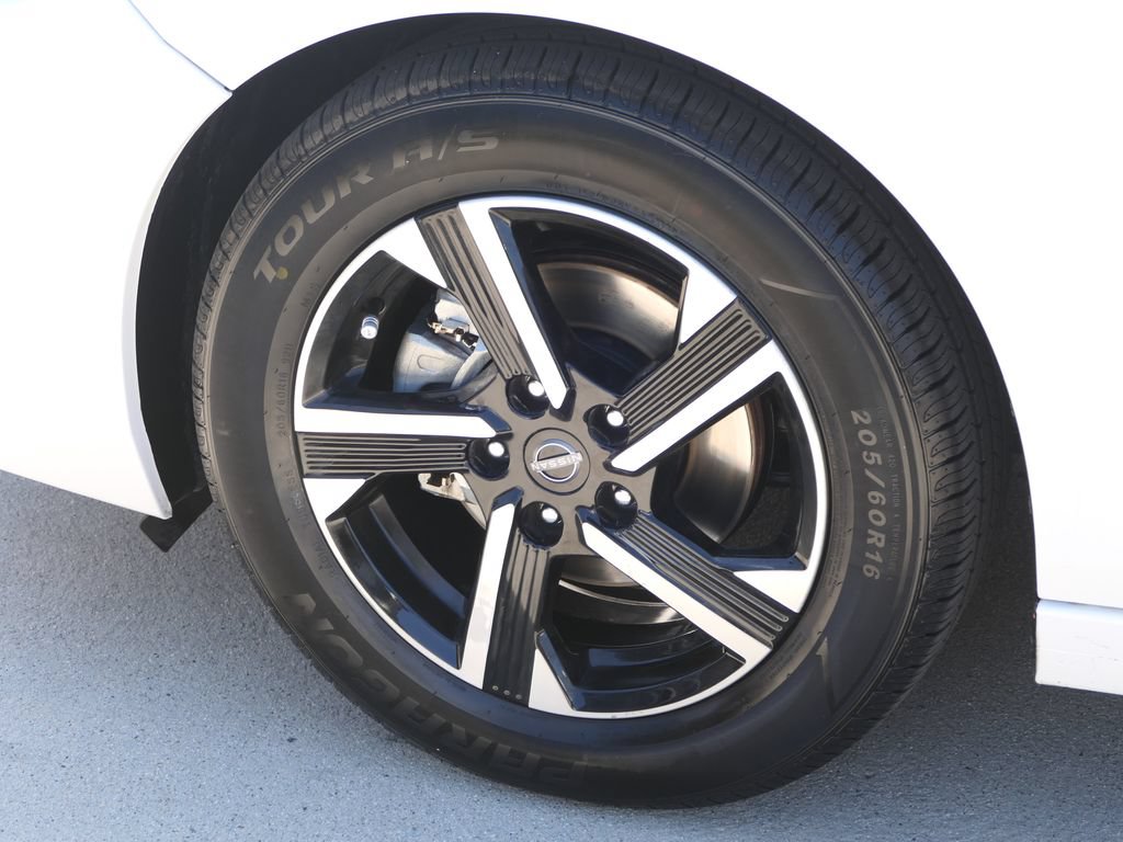 Used 2024 Nissan Sentra SV FWD image 8