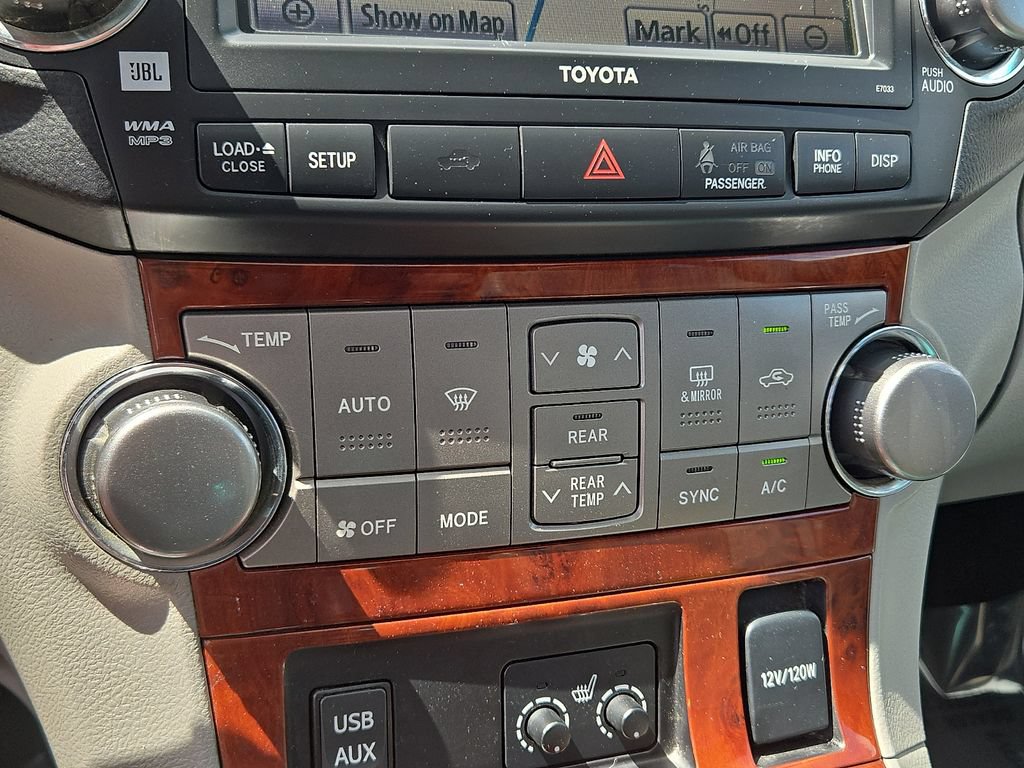Used 2012 Toyota Highlander Limited w/ Tow Pkg AWD/4WD image 17
