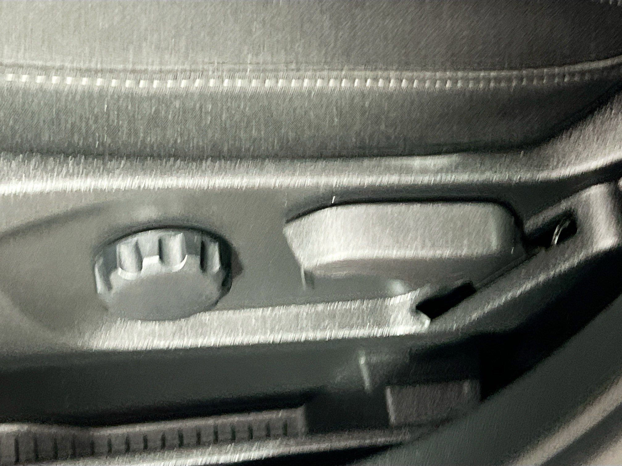 Used 2024 Ford Edge SE w/ Black Appearance Package image 15