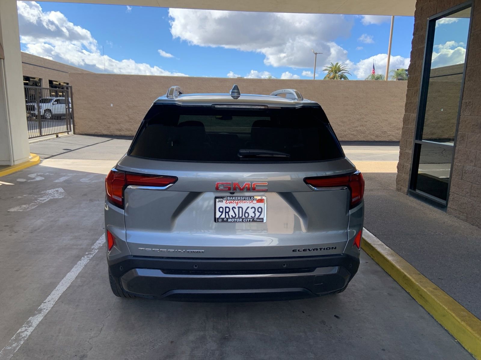 Certified 2025 GMC Terrain Elevation w/ Elevation Premium Package image 5