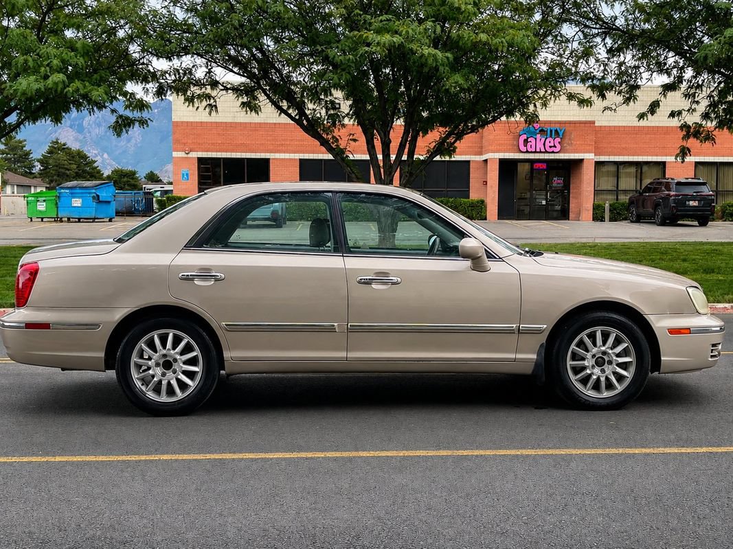 Used 2005 Hyundai XG350 L FWD image 6