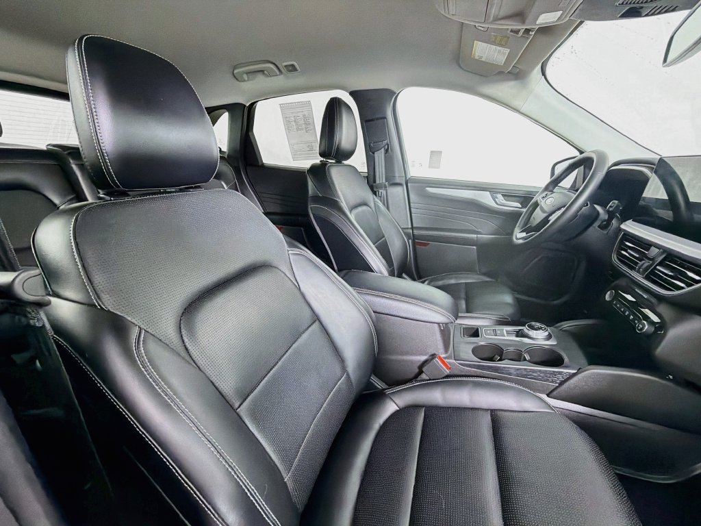Used 2024 Ford Escape Platinum AWD/4WD image 28
