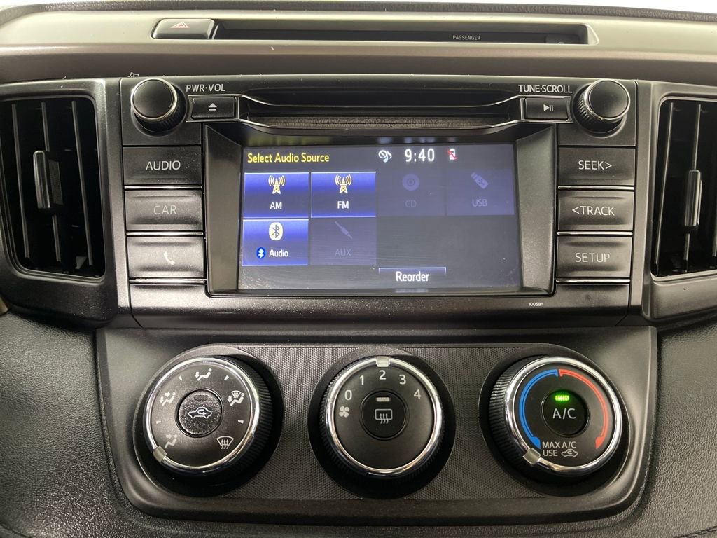 Used 2016 Toyota RAV4 LE image 19