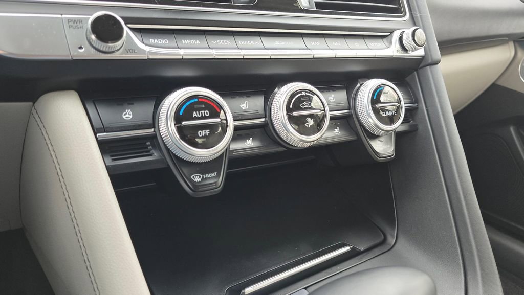 Used 2019 Genesis G70 2.0T Advanced w/ Elite Package image 32