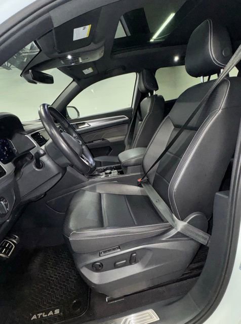 Used 2021 Volkswagen Atlas Cross Sport SEL R-Line image 15