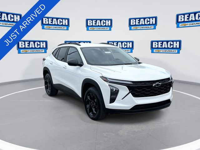 New 2026 Chevrolet Trax LT w/ Driver Confidence Package FWD image 2