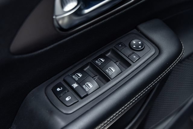 Used 2025 Chrysler Pacifica Select FWD image 12
