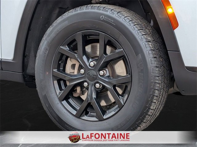 Certified 2024 Jeep Grand Cherokee L Laredo image 32