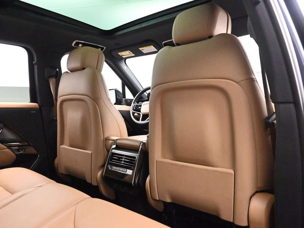 Used 2024 Land Rover Range Rover Sport SE AWD/4WD image 21