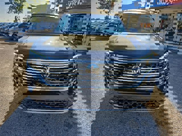 New 2026 Volkswagen Atlas SE image 2