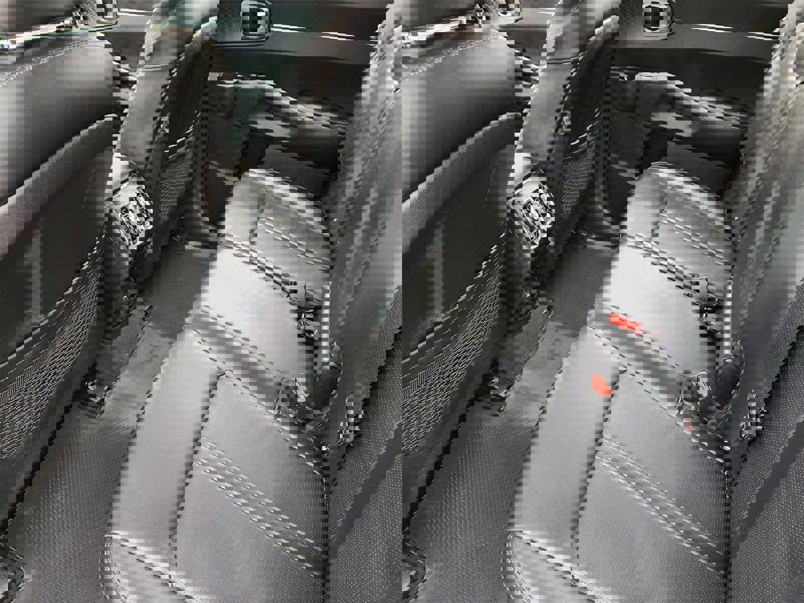 Used 2025 Kia Sorento S w/ Panoramic Sunroof Package image 39