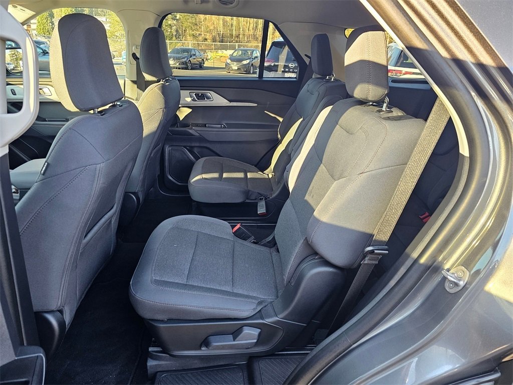Used 2025 Ford Explorer Active image 22
