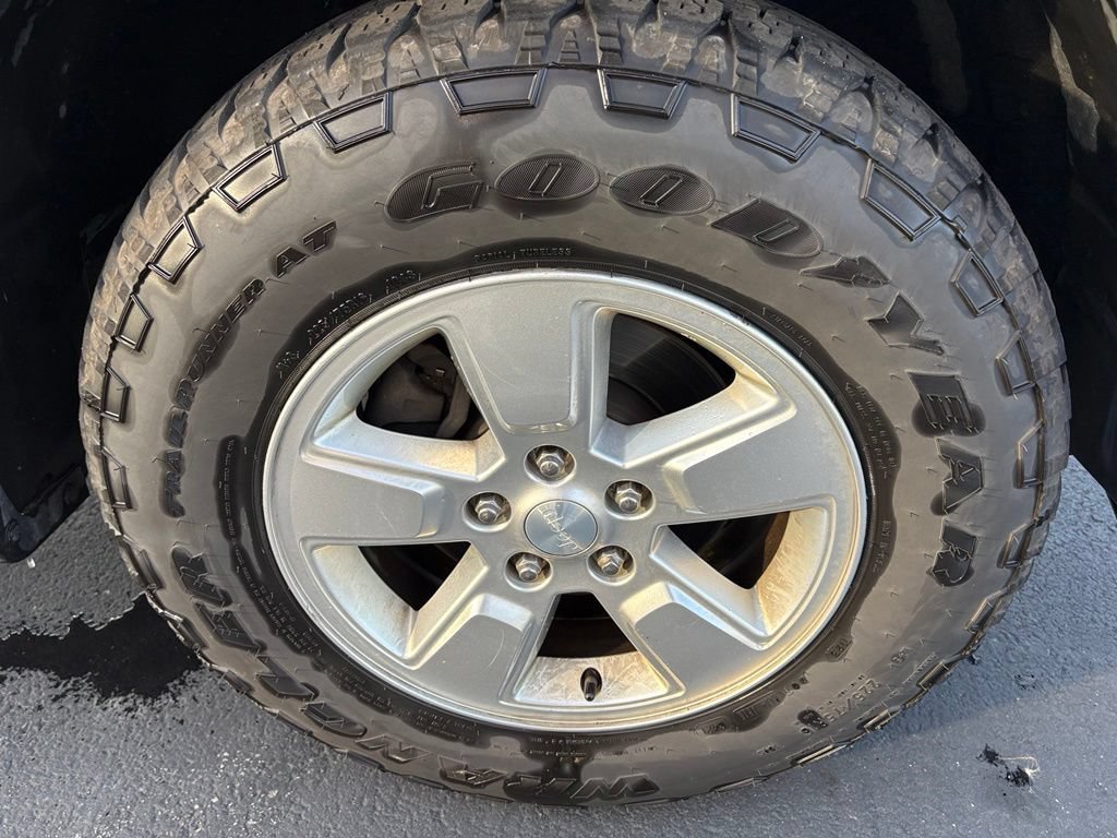 Used 2012 Jeep Liberty Sport AWD/4WD image 15