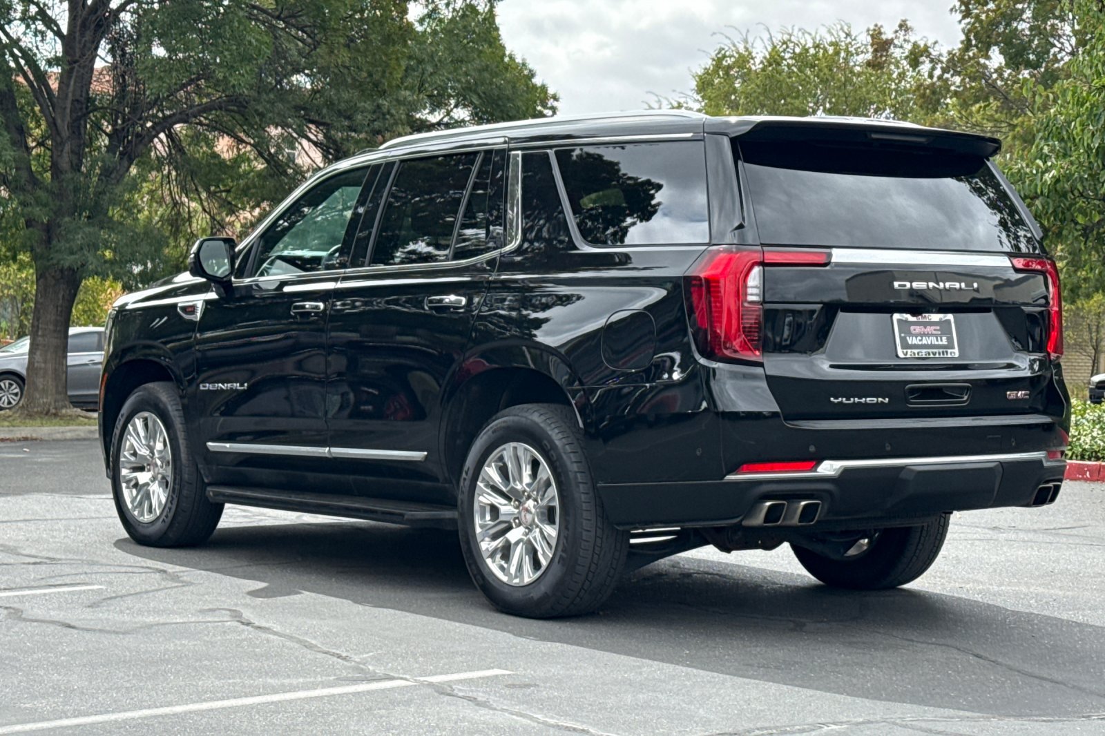 Used 2025 GMC Yukon Denali AWD/4WD image 7
