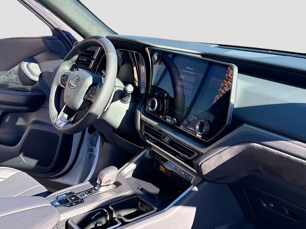 New 2026 Lexus TX 500h AWD image 5