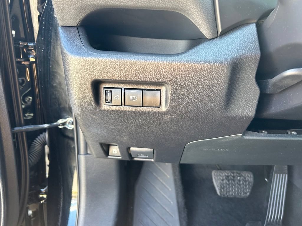 Used 2025 Toyota RAV4 XLE AWD/4WD image 14