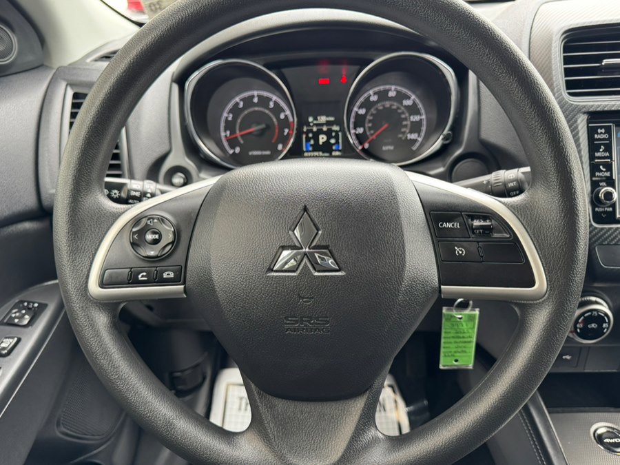Used 2025 Mitsubishi Outlander Sport AWD image 13